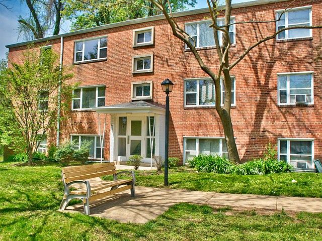 1st image of 2754 Goodwin Ct APT D