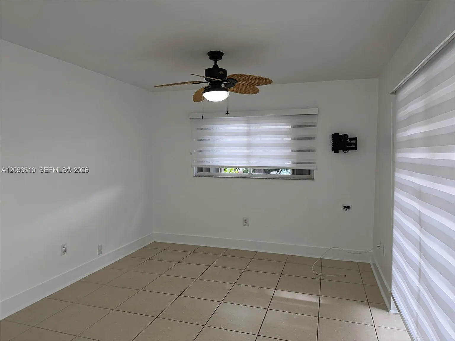3 bed, 2.5 bath, 1592 sqft, $3,100 — Photo 3