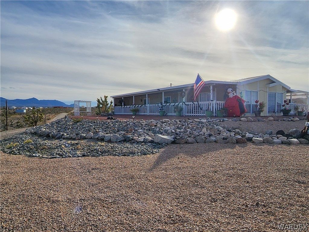 782 Crescent Dr, Meadview, AZ 86444 | Zillow