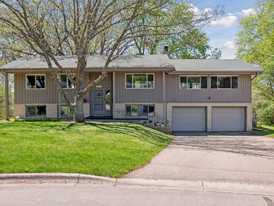 3817 Shepherd Hills Cir, Bloomington, MN, 55431