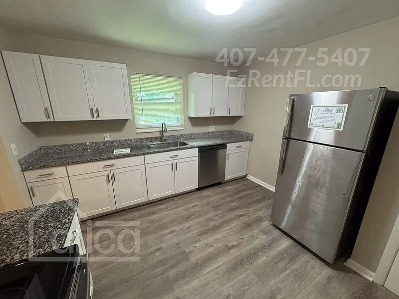 3 bed, 2.0 bath, 1575 sqft, $1,825 — Photo 3