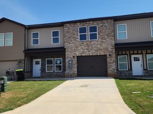 220 Beau Claire Cir, Byron, GA 31008