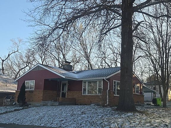 2nd image of 301 N Lake Ave