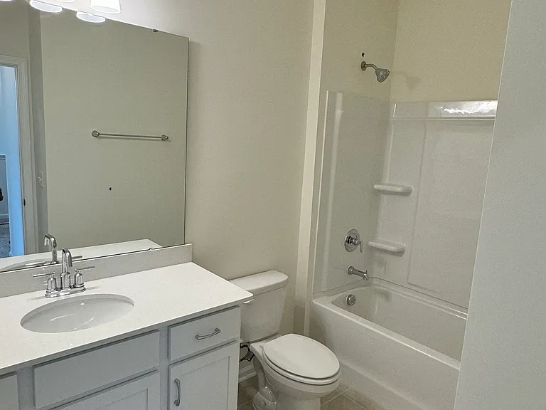 Full shared bathroom on 2nd floor
