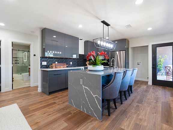 3rd image of 4260 1/2 Revere Pl