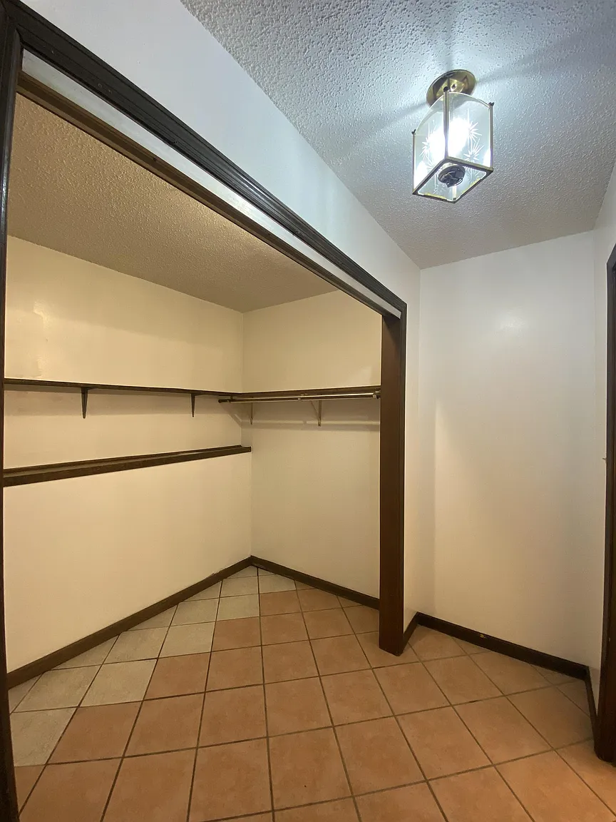 425 W Lawrence Ave #10935249 photo 1