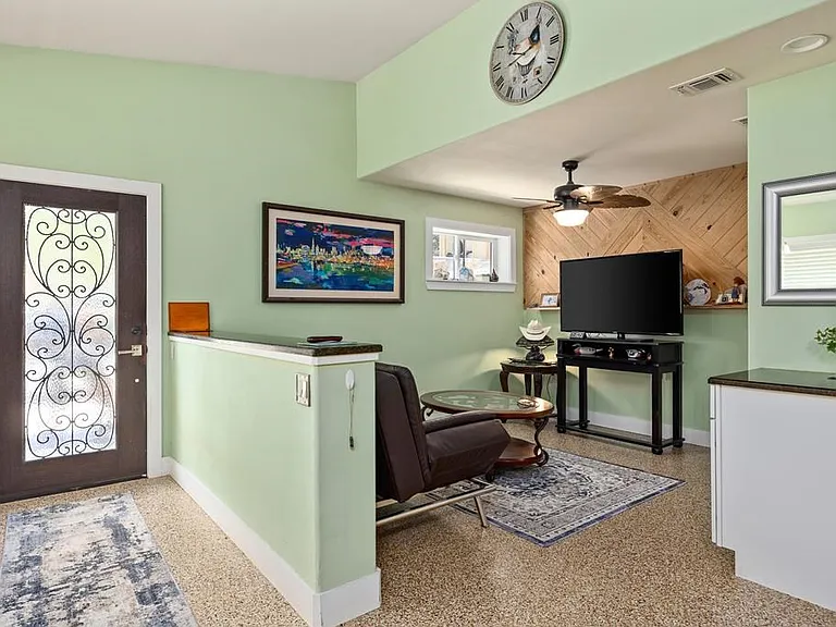 144 Roland Trl — Photo 6