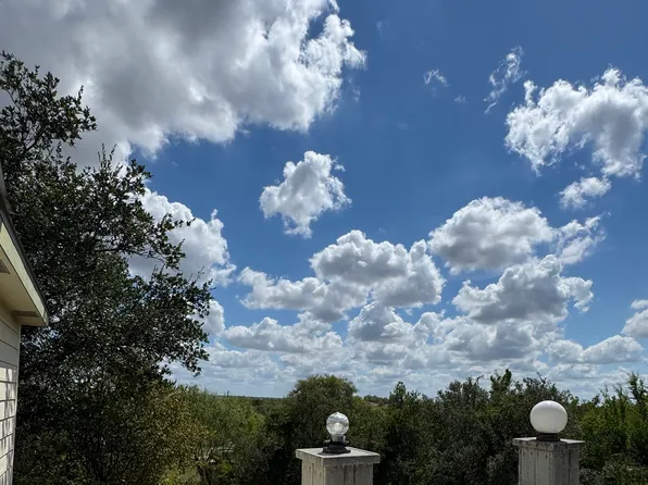 264 County Road 5633, Castroville, TX 78009