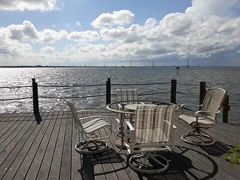 3102 Dockside Ln — Photo 2