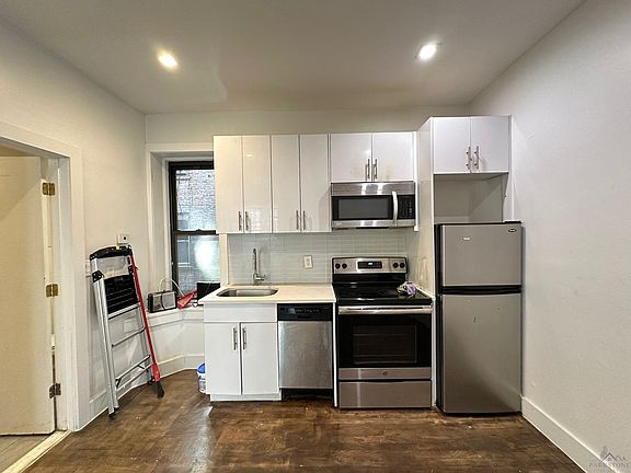 3rd image of 196 Clinton Ave #11E