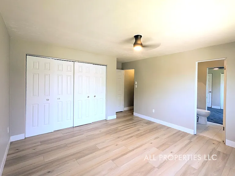 200 N Sherman St #9 — Photo 25