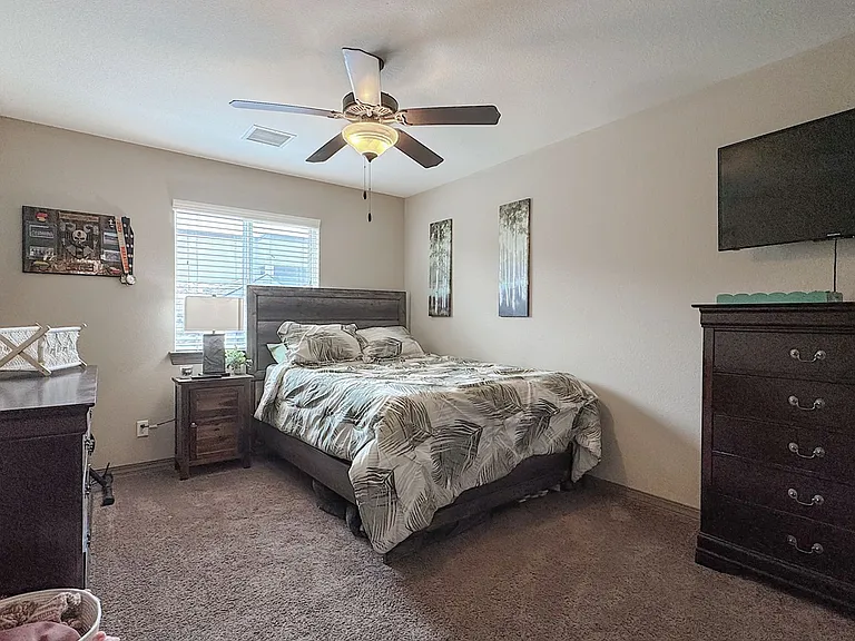14816 Hunters Grove Ave — Photo 19