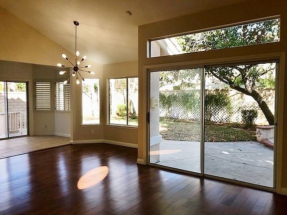 5th image of 1727 Blossom Ct