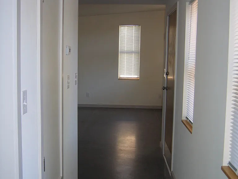 305 Jefferson St NE — Photo 6