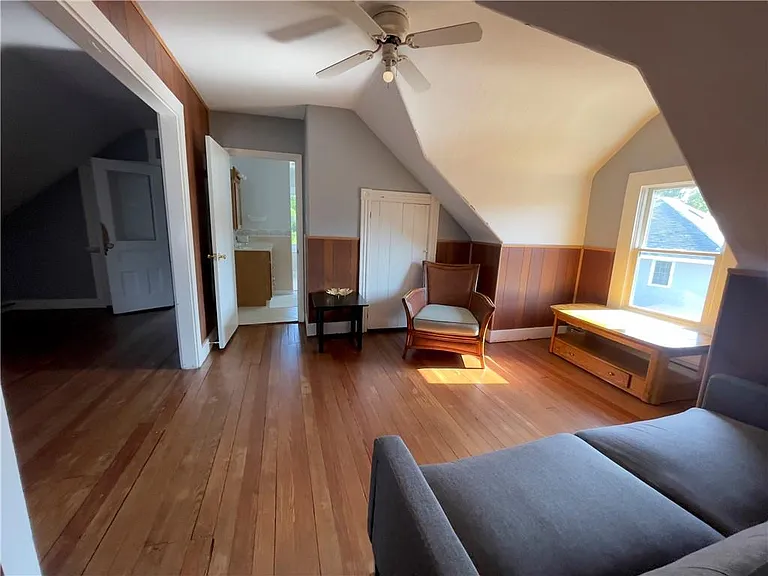 60 Berkeley Ave #2 — Photo 16