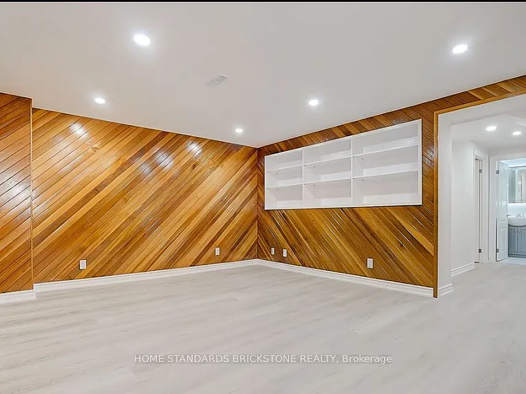 24 Barrington Cres #BASEMENT — Photo 5