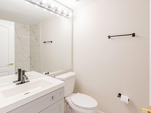 5th image of 2180 Country Club Dr APT 209