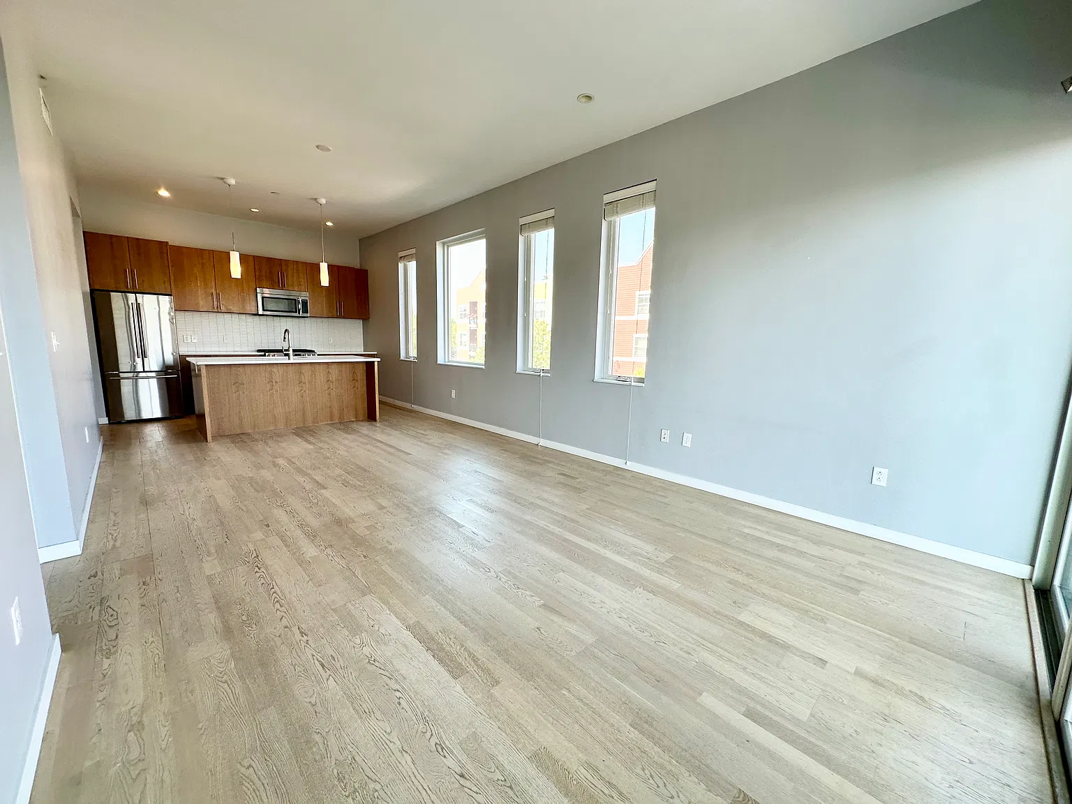 2752 N Clay St — Photo 3