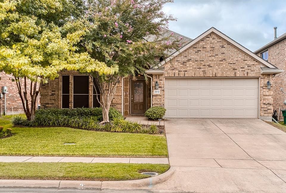 1st image of 2612 Golfview Dr