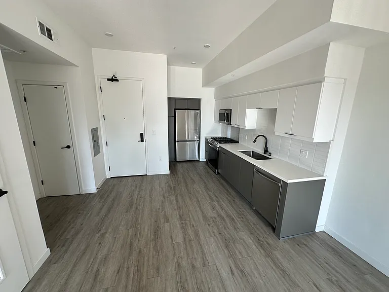 1100 W Temple St — Photo 19