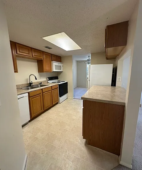 130 Sabal Ct #H — Photo 10