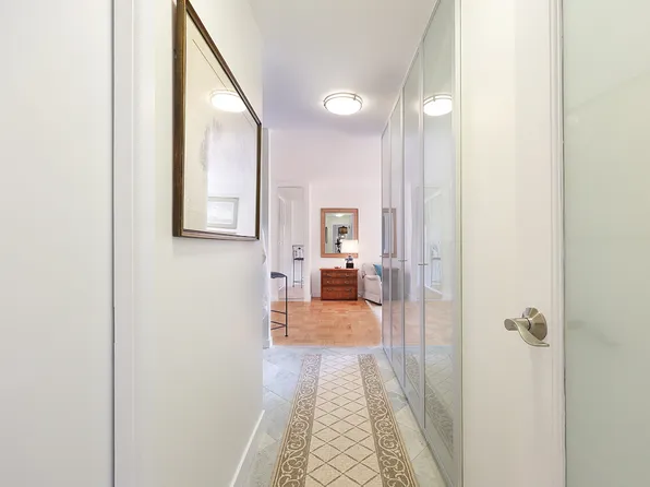 137 East 36th Street image 8 of 21