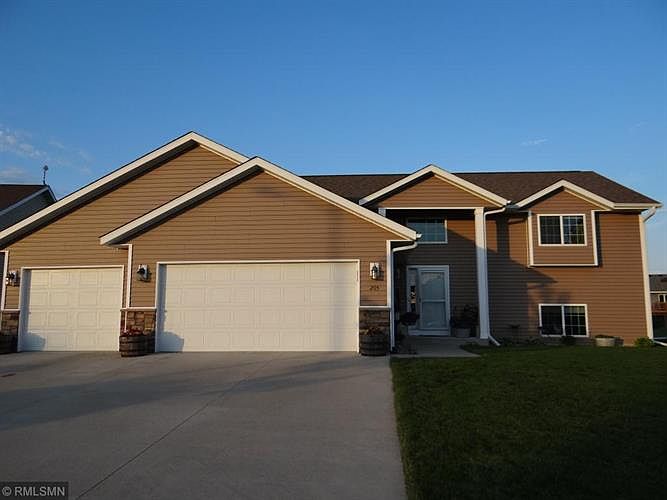 1st image of 205 Harbor Hill Dr