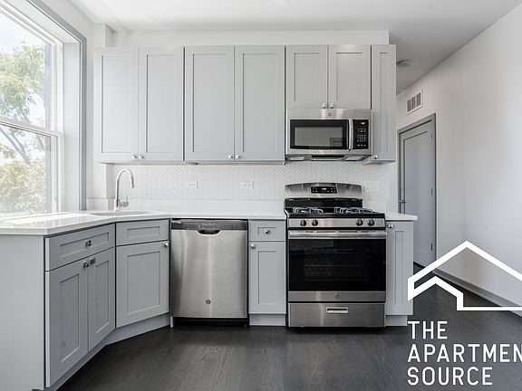 2nd image of 2806 N Mozart St #2R
