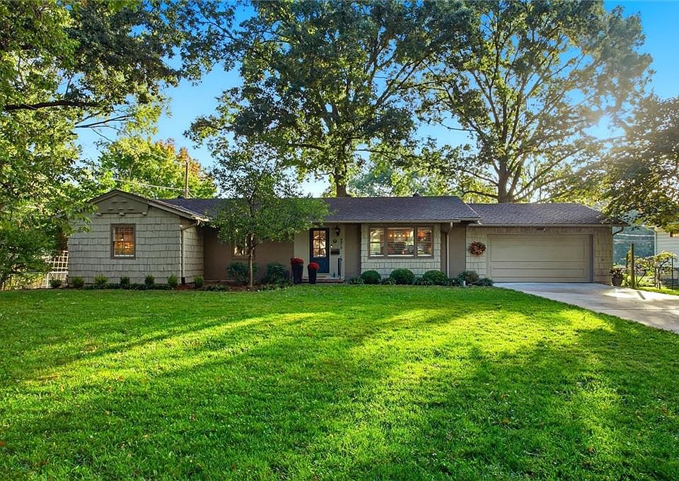 1st image of 9815 Howe Dr