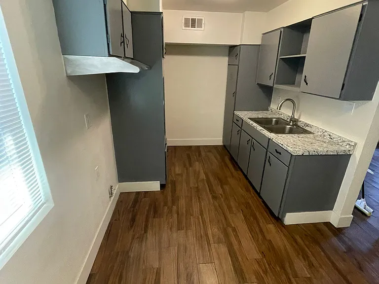 910 Mount Vernon Ave #6 — Photo 2