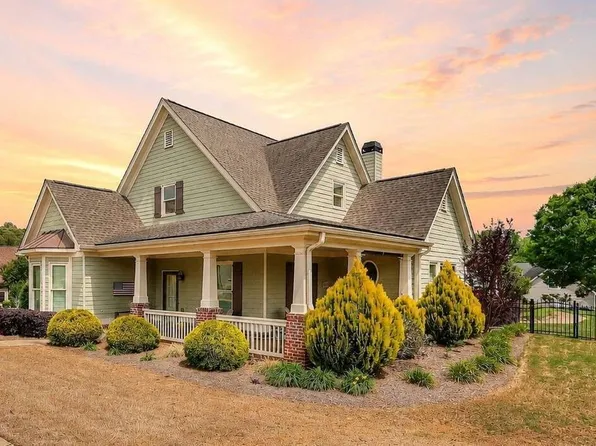 125 Hawthorn Way, Hoschton, GA 30548
