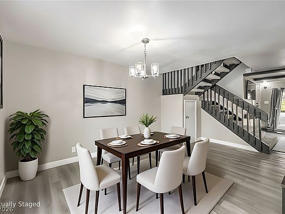 3rd image of 634 Brookway Ln