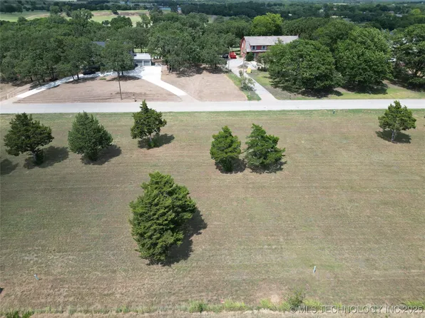 624 Country Club Rd, Ardmore, OK 73401