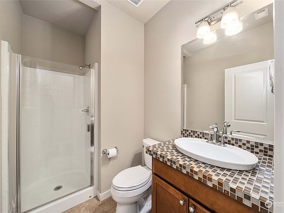 5th image of 3359 52nd Avenue E