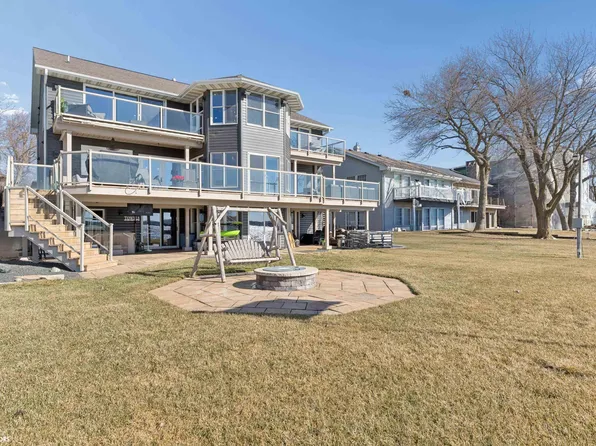 3609 N Shore Dr, Clear Lake, IA 50428