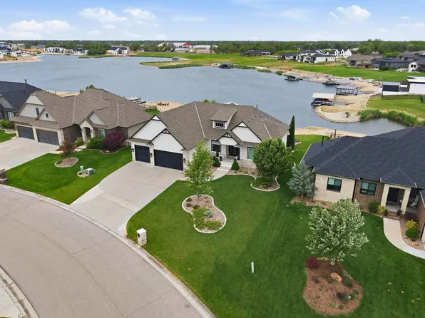 2509 N Paradise Cir, Wichita, KS 67205