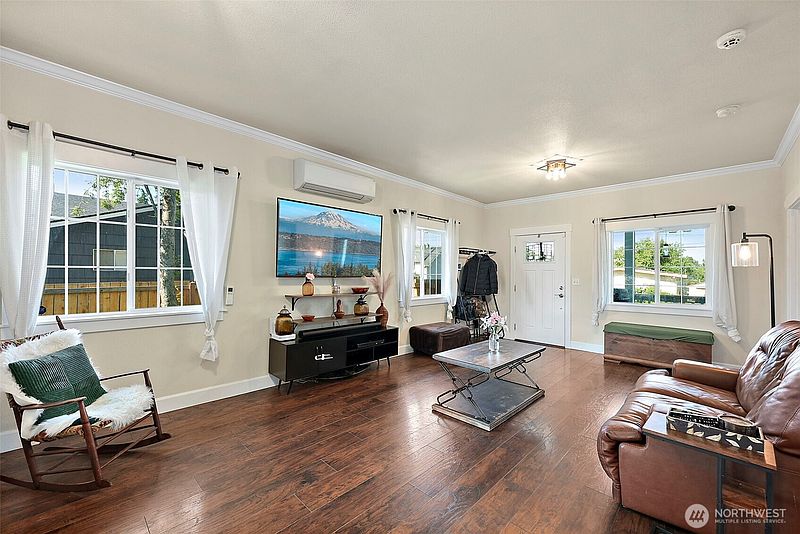 5th image of 6829 S Thompson Avenue