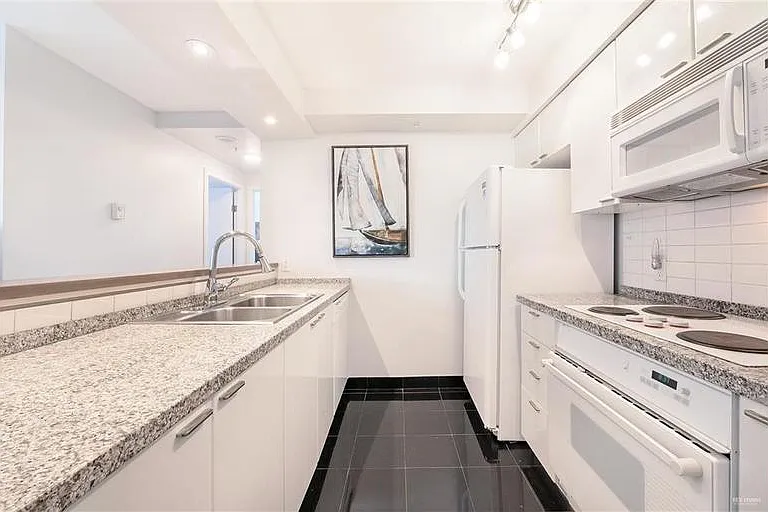 1200 Alberni St #1A — Photo 4