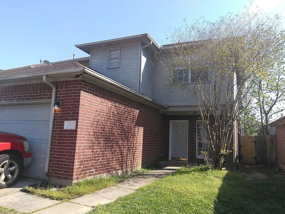 1st image of 19963 Sycamore Valley Dr