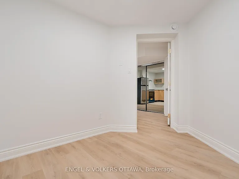 1649 Rosebella Ave #B — Photo 35