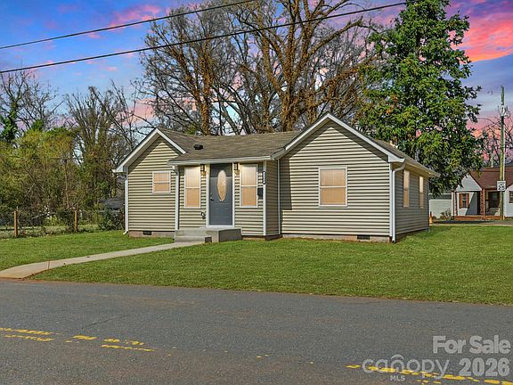 2nd image of 3900 Plainview Rd