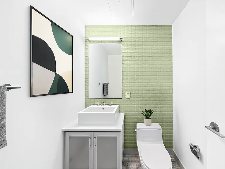 1113 York Ave #24F — Photo 8