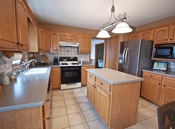 3rd image of 4802 E 49th Ave
