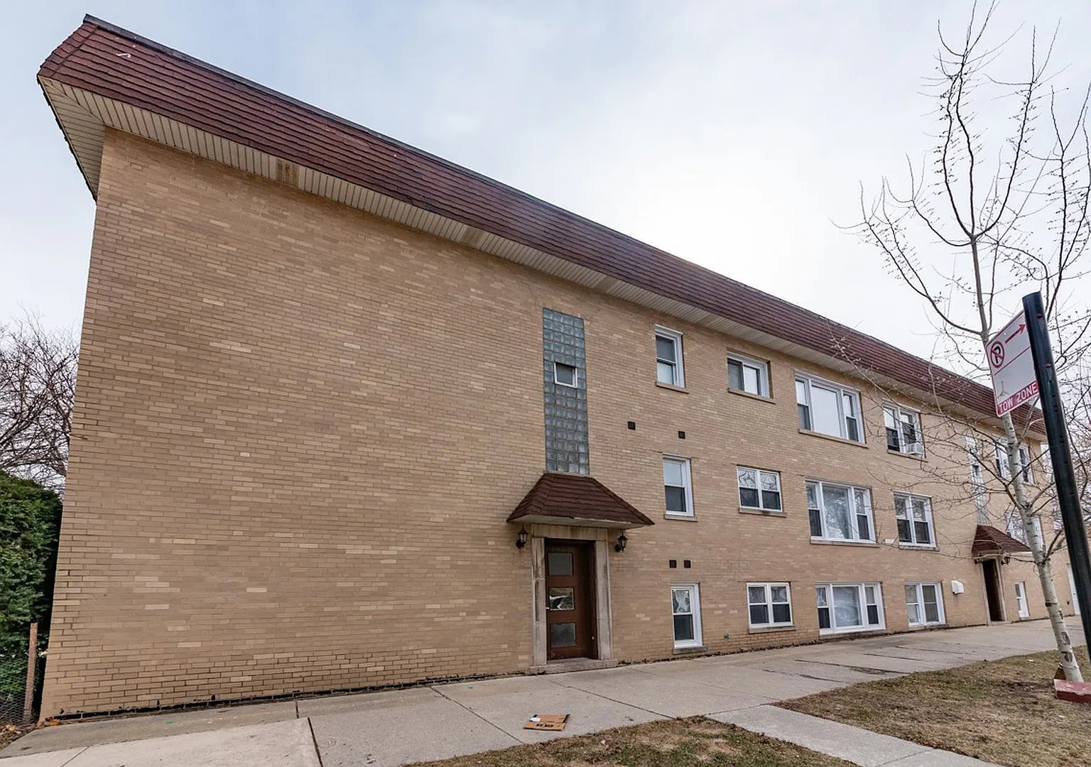 2 bed, 900 sqft, $2,000 — Photo 1