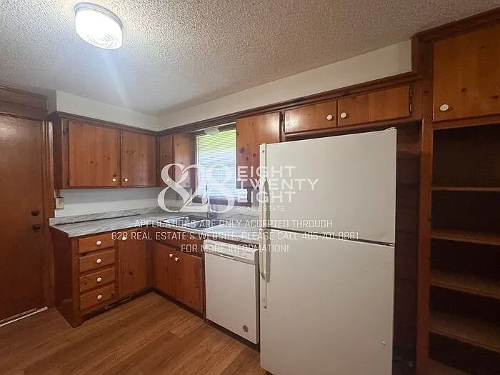 503 E Maple St — Photo 9