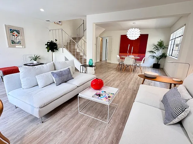 Building Photo - 4459 Ventura Canyon Ave #1