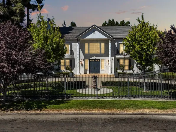 5425 E El Greco Dr, Stockton, CA 95212