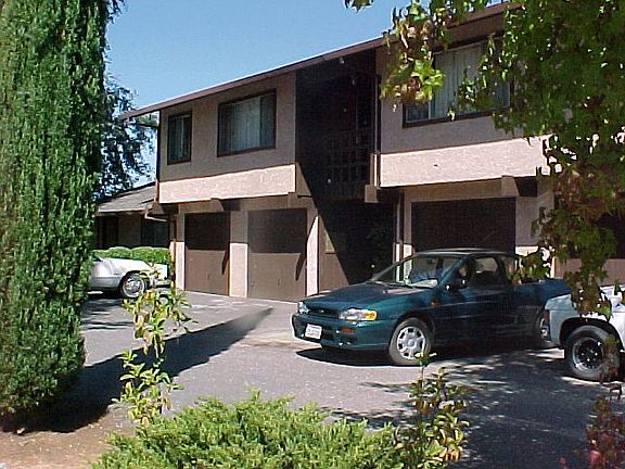 2nd image of 2674 Woodridge Ct