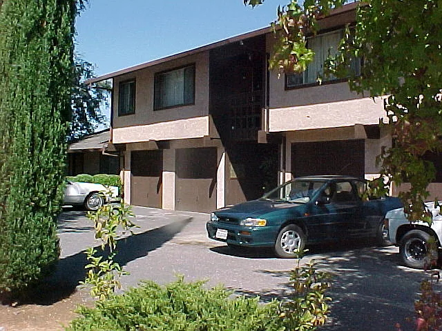 Building Photo - 2674 Woodridge Ct