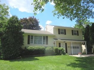 203 Parkway Cir, Fairless Hills, PA 19030